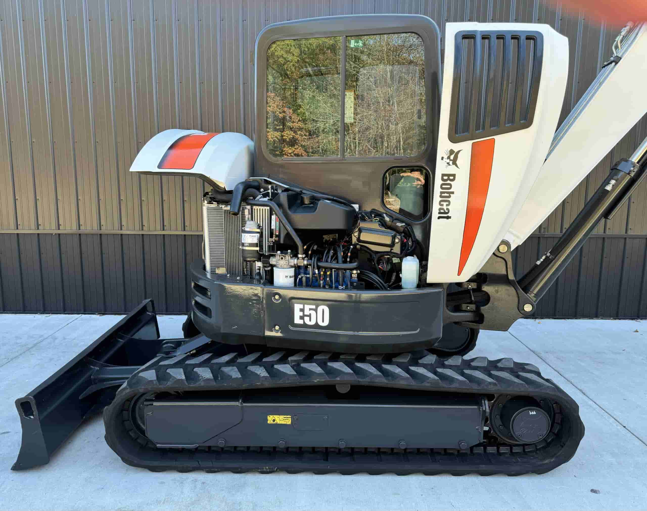 2016 BOBCAT E50
